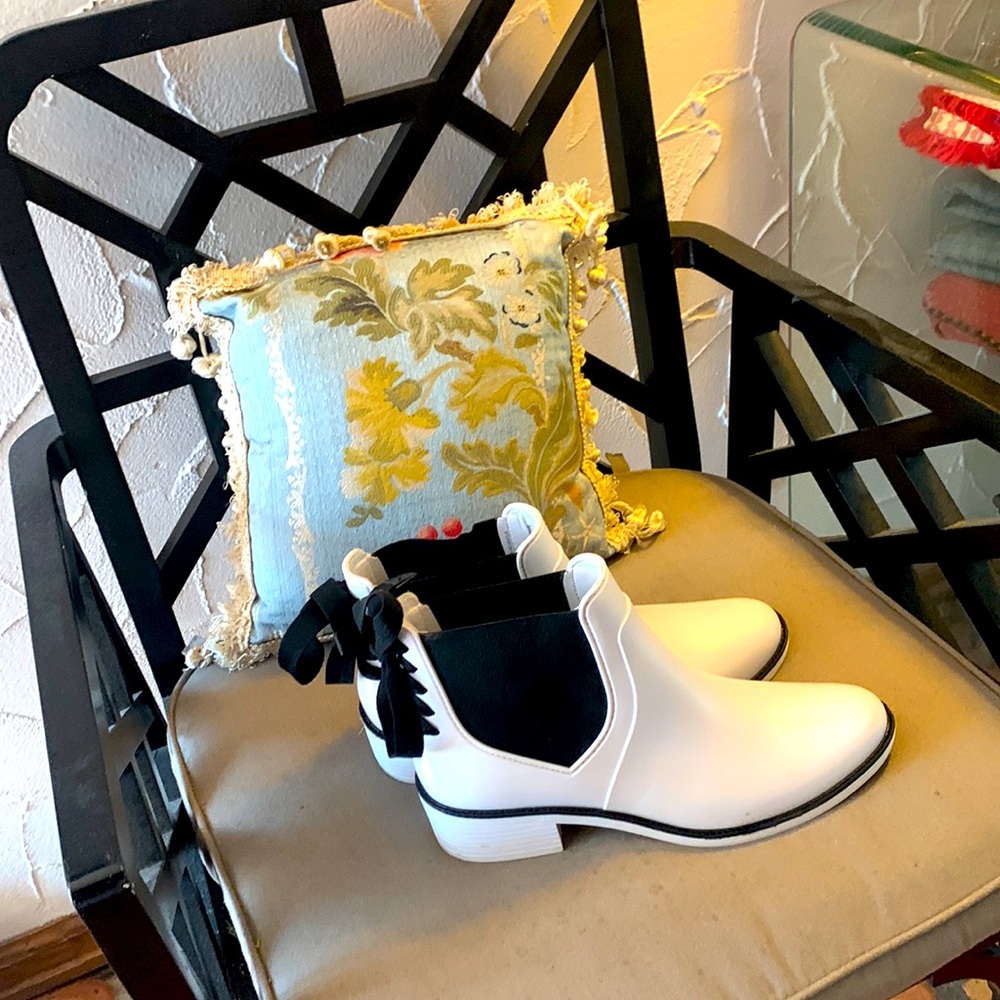 Bernardo women’s Paxton Rain Boot (Size:11) White